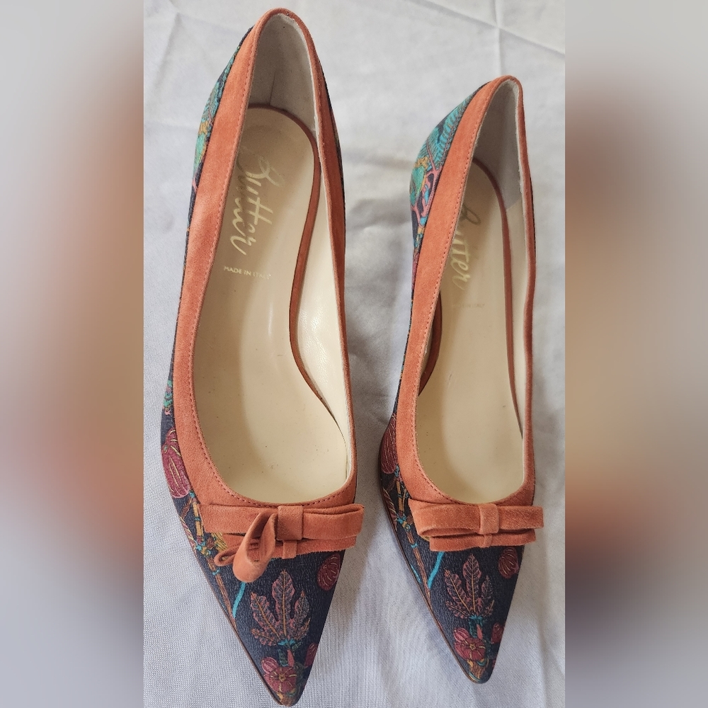 Butter Foliage Kitten Heels Sz 10